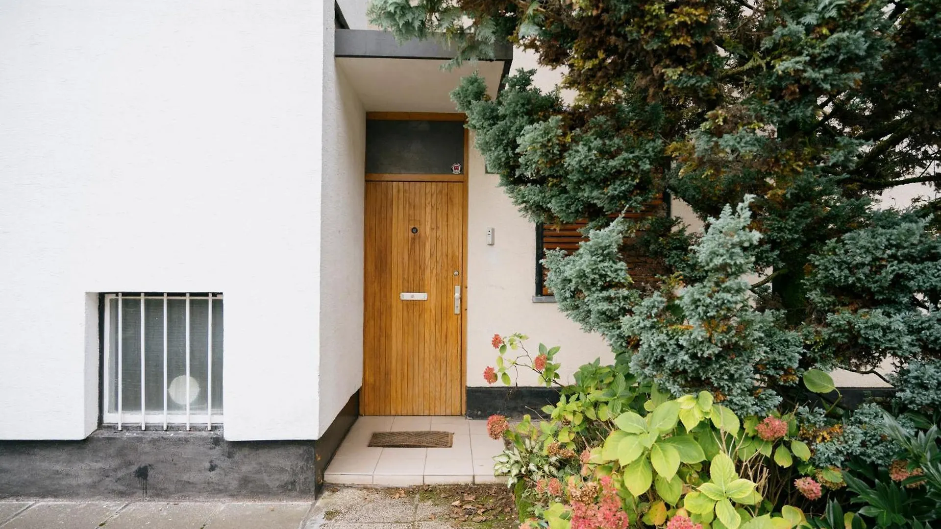 Ljubljana C17 4-Bedroom Private Row House With Garden And Parking